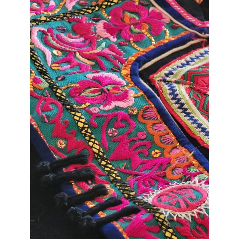 Vtg  Handcrafted Embroidered Art to Wear Boho Vest - Picture 6 of 15